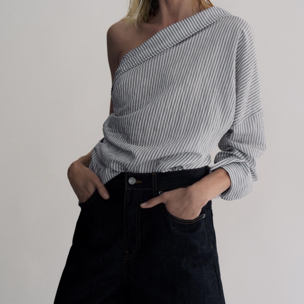 Striped One-Shoulder Long-Sleeve Top - Gray
